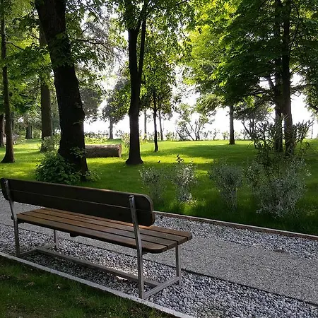 Vela D'oro Dependence