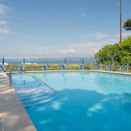 Vela D'oro Dependence