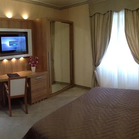 Vela D'oro Dependence